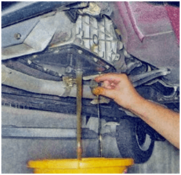 Сливаем масло